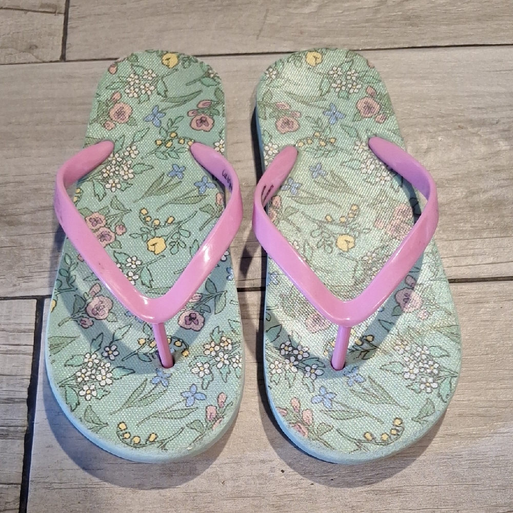 🍁Cat & Jack Pink Strap Floral Mint Flip Flops🍦